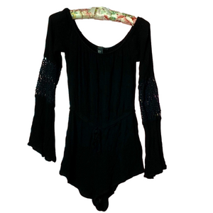 🌷 Forever 21 🌷 Black Flare Crochet Long Sleeve Romper